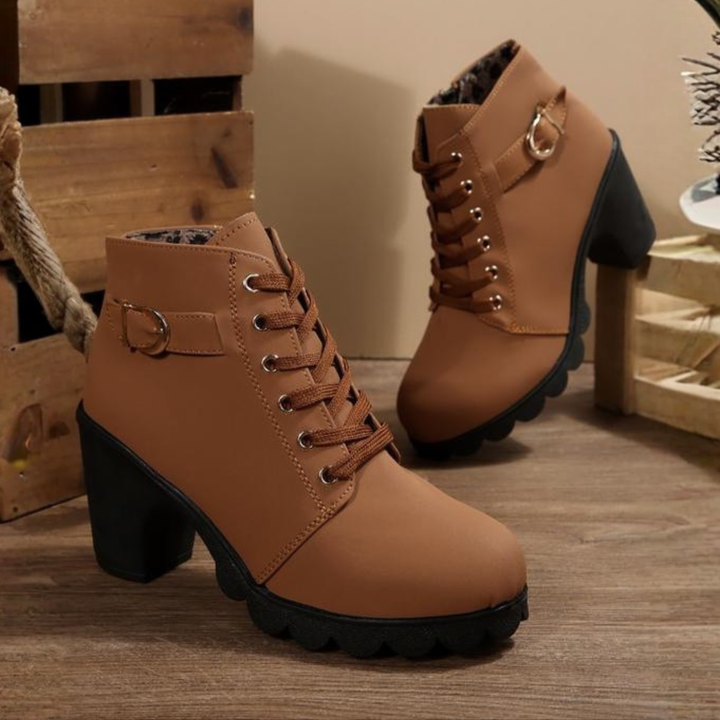 Romane | Bottines à Lacets et Boucle Métallique