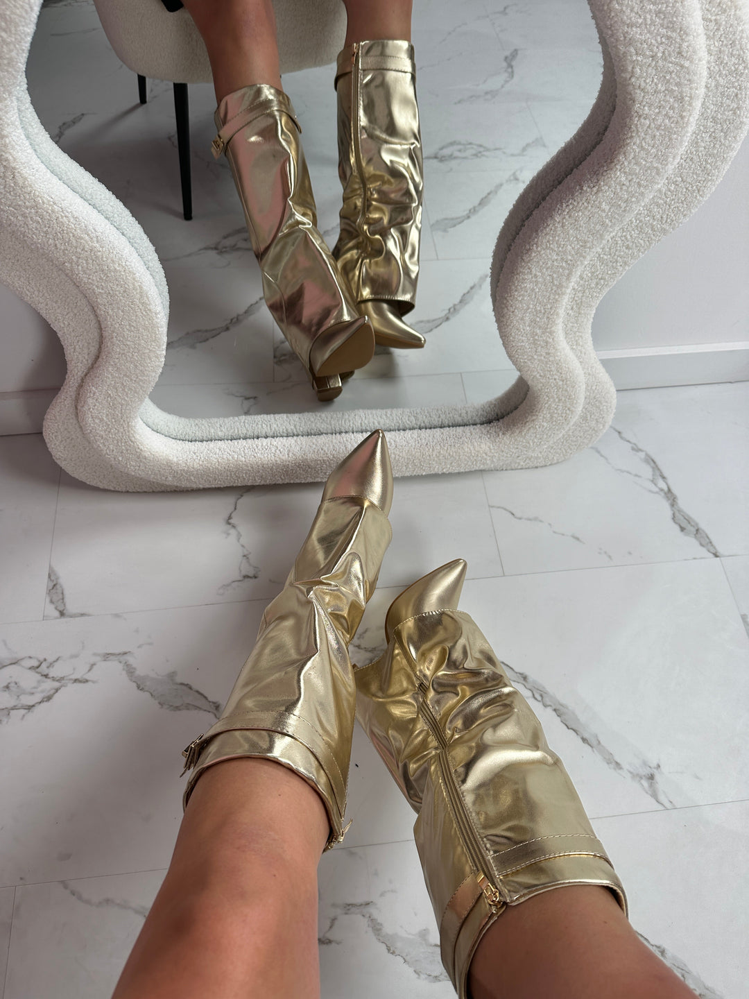 Séraphine | Bottes Hautes Dorées à Bout Pointu