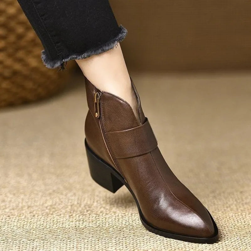 Bérénice | Bottines Orthopédiques Pointues à Boucle Dorée