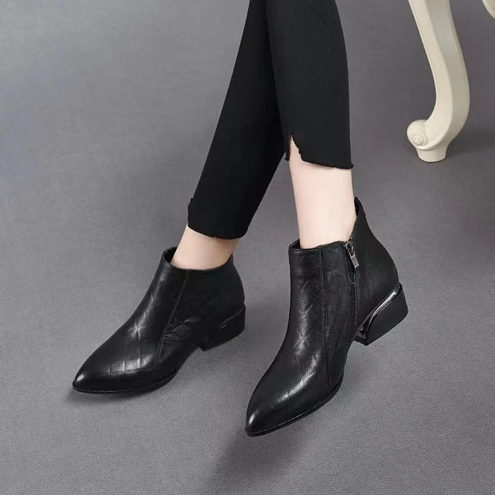 Apolline | Bottines Orthopédiques Pointues à Petit Talon Carré