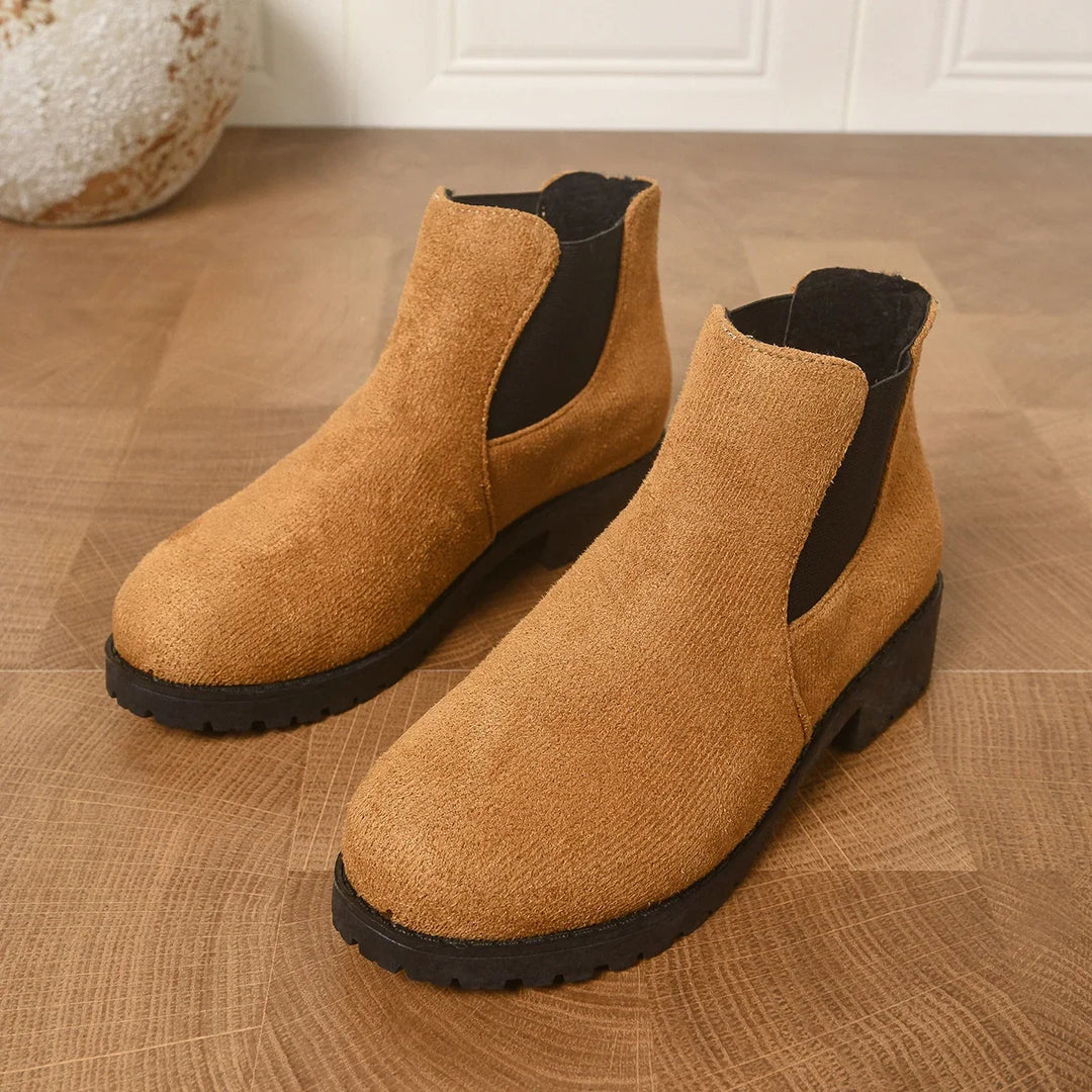 Margaux | Bottines Chelsea en Daim à Semelle Crantée